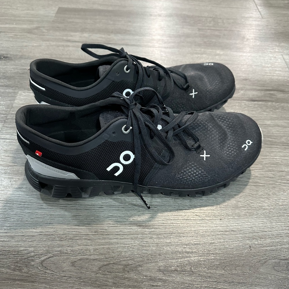 On Running Cloud X 3 Black Women Size 10.5